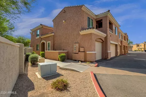 900 S Canal Dr #202, Chandler, AZ 85225