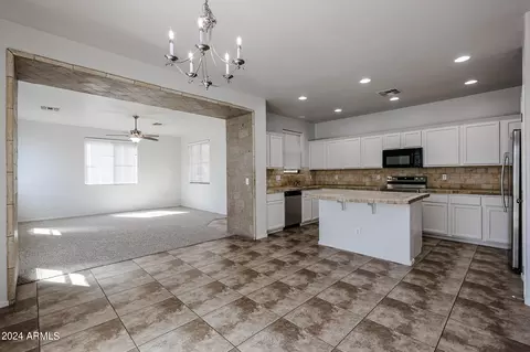 6949 S 7th Ln, Phoenix, AZ 85041 photo 12