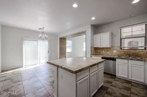 6949 S 7th Ln, Phoenix, AZ 85041 photo 15