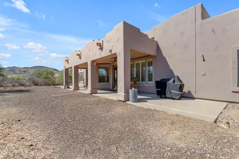 Exterior - 38332 N 25th Ave, Phoenix, AZ 85086 photo 2 of 6
