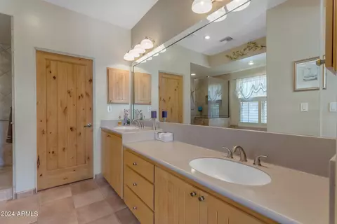 Bath - 38332 N 25th Ave, Phoenix, AZ 85086 photo 2 of 5