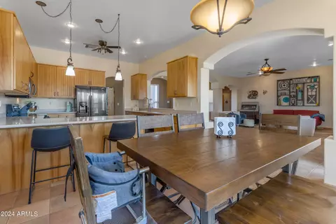 Dining - 38332 N 25th Ave, Phoenix, AZ 85086 photo 2 of 2