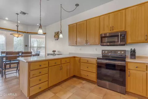 Kitchen - 38332 N 25th Ave, Phoenix, AZ 85086 photo 2 of 5