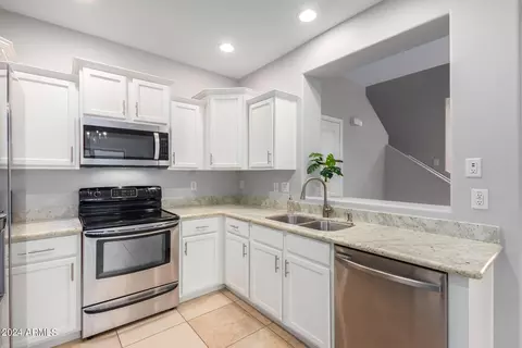 3874 E Santa Fe Ln, Gilbert, AZ 85297 photo 10