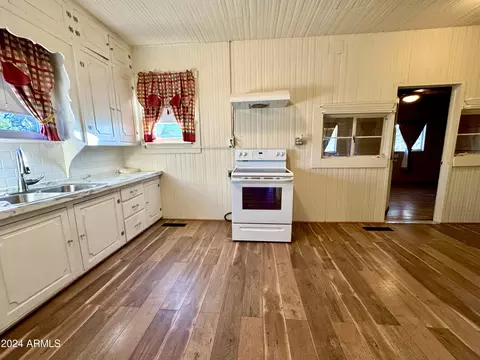 Kitchen - 401 Bisbee Rd, Bisbee, AZ 85603 photo 1 of 3