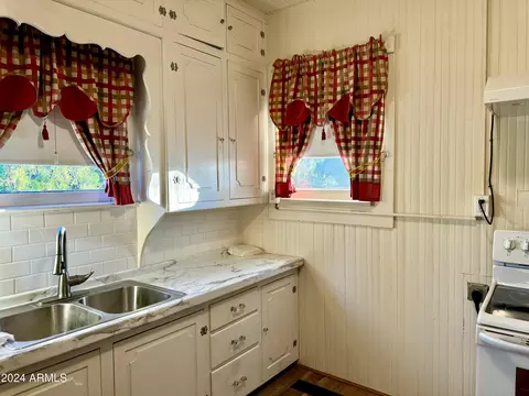 Kitchen - 401 Bisbee Rd, Bisbee, AZ 85603 photo 2 of 3