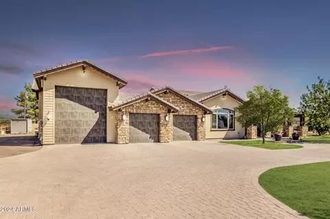 5039 S 158th St, Gilbert, AZ 85298