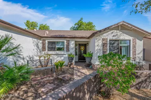 2848 W Garden Cir, Apache Junction, AZ 85120 photo 3