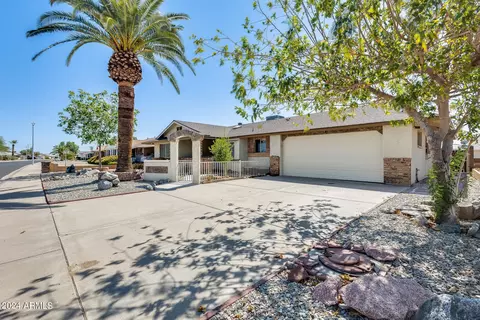10045 W Audrey Dr, Sun City, AZ 85351