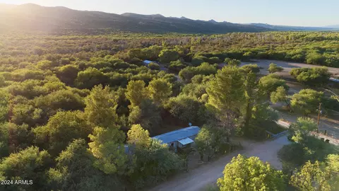 8610 S Glenrio Rd, Winkelman, AZ 85192