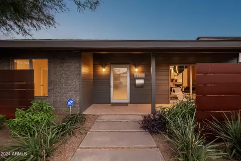 4135 E Glenrosa Ave, Phoenix, AZ 85018
