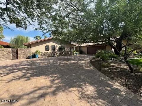 733 W Moon Valley Dr, Phoenix, AZ 85023