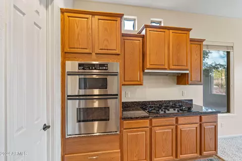 Kitchen - 248 E Julian Dr, Gilbert, AZ 85295 photo 6 of 6