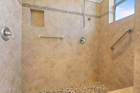 Bath - 248 E Julian Dr, Gilbert, AZ 85295 photo 5 of 9