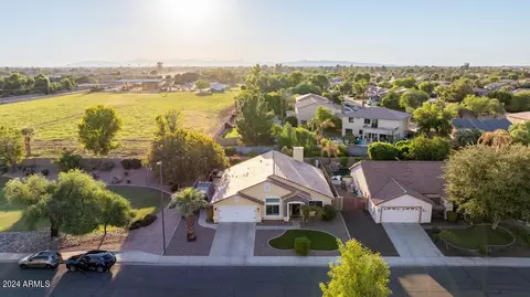 1916 S Porter St, Gilbert, AZ 85295 photo 2