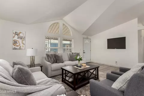 2233 E Behrend Dr #210, Phoenix, AZ 85024