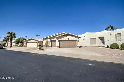 5764 E Leonora St, Mesa, AZ 85215 photo 2
