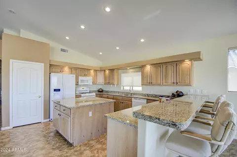 5764 E Leonora St, Mesa, AZ 85215 photo 7