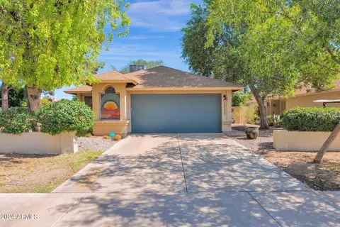 10227 N 65th Ln, Glendale, AZ 85302