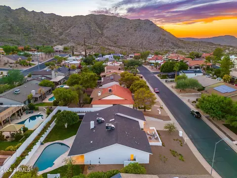 View/Area - 2223 E Sahuaro Dr, Phoenix, AZ 85028 photo 2 of 5