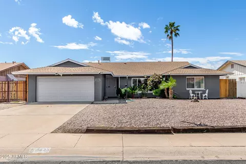 3425 W Acoma Dr, Phoenix, AZ 85053