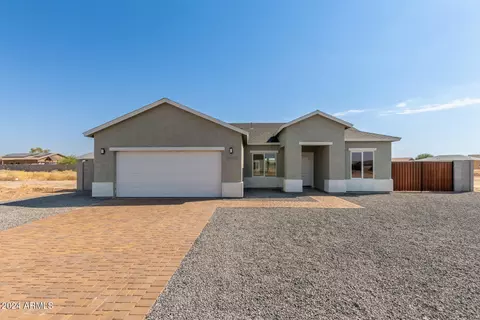 13563 S Huntington Rd, Arizona City, AZ 85123