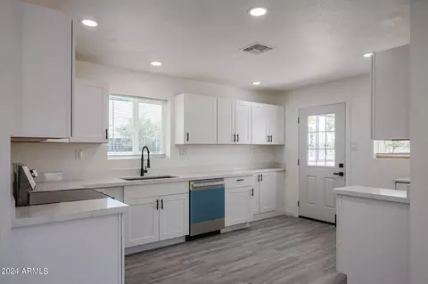 5654 N 19th Ave, Phoenix, AZ 85015 photo 6