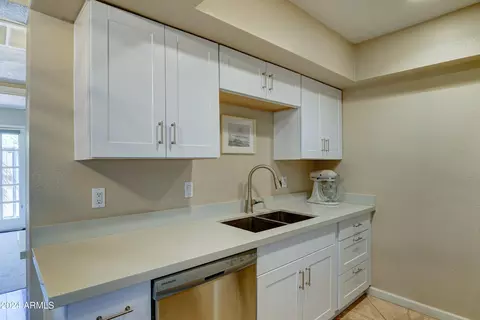 4540 N 44th St #24, Phoenix, AZ 85018 photo 8