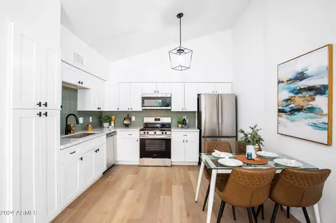 2130 W Camino St #5, Mesa, AZ 85201