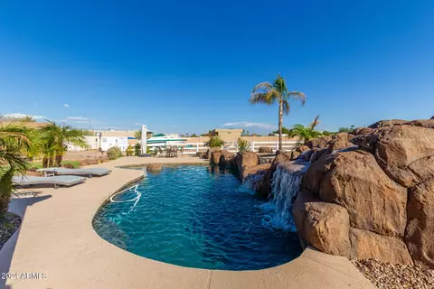 Exterior - 1501 E Sandra Ter, Phoenix, AZ 85022 photo 12 of 18