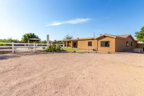 Exterior - 1501 E Sandra Ter, Phoenix, AZ 85022 photo 16 of 18