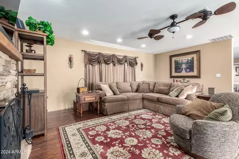 Living - 1501 E Sandra Ter, Phoenix, AZ 85022 photo 2 of 2