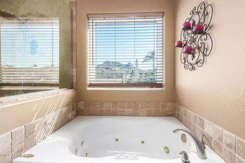Bath - 1501 E Sandra Ter, Phoenix, AZ 85022 photo 3 of 7