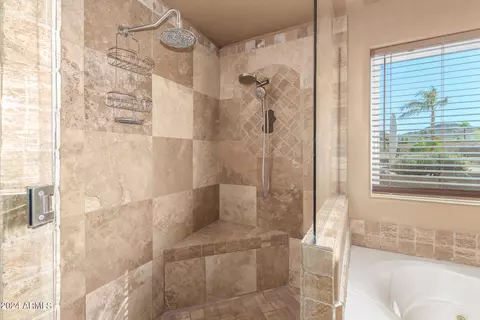Bath - 1501 E Sandra Ter, Phoenix, AZ 85022 photo 5 of 7