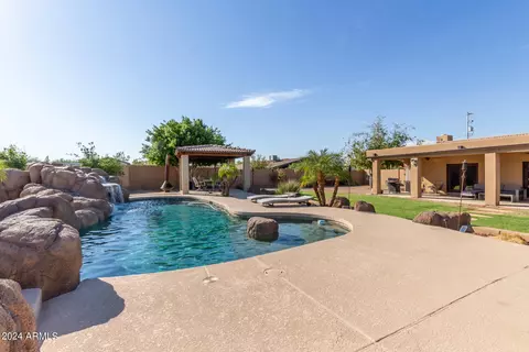 Exterior - 1501 E Sandra Ter, Phoenix, AZ 85022 photo 7 of 18