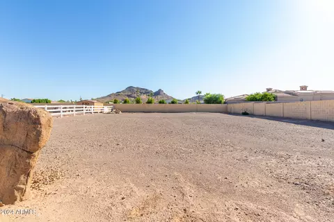 Exterior - 1501 E Sandra Ter, Phoenix, AZ 85022 photo 11 of 18