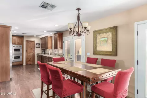 Dining - 1501 E Sandra Ter, Phoenix, AZ 85022 photo 2 of 2