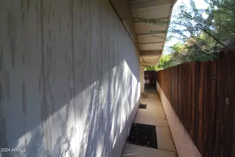 608 W 2nd Ave, Miami, AZ 85539 photo 17