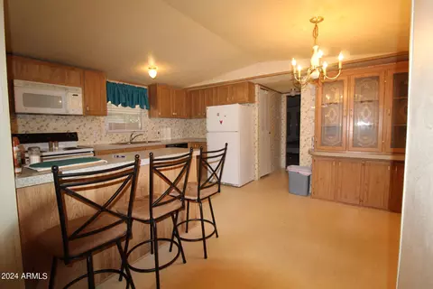 608 W 2nd Ave, Miami, AZ 85539 photo 24
