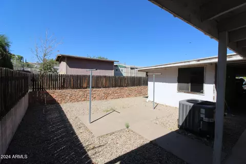 608 W 2nd Ave, Miami, AZ 85539 photo 5