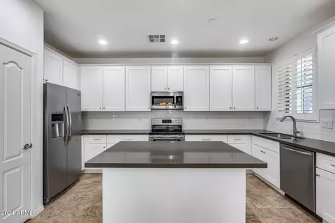3778 E Santa Fe Ln, Gilbert, AZ 85297 photo 2
