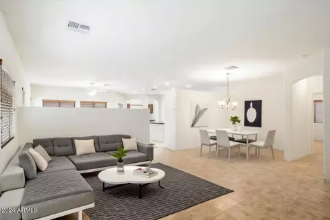 653 W Vineyard Plains Dr, San Tan Valley, AZ 85143