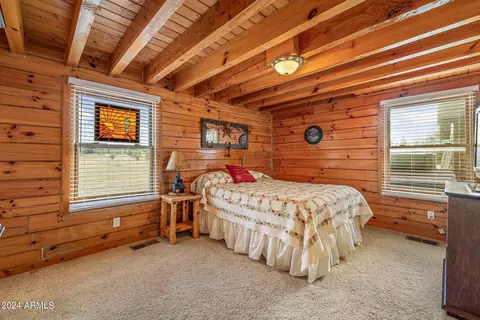 Bedroom - 2245 Bear Claw Dr, Overgaard, AZ 85933 photo 1 of 5