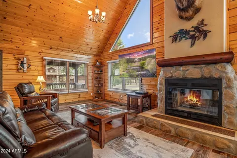 Living - 2245 Bear Claw Dr, Overgaard, AZ 85933 photo 1 of 2