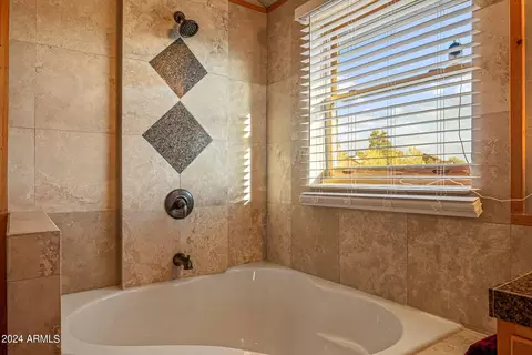 Bath - 2245 Bear Claw Dr, Overgaard, AZ 85933 photo 4 of 4