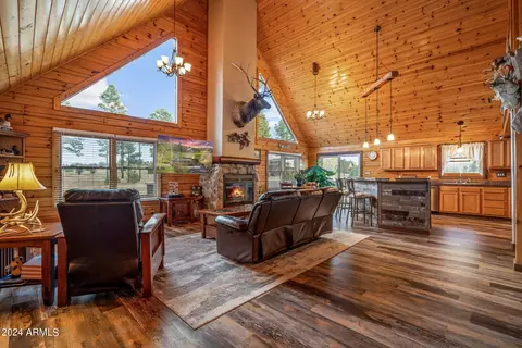 Entry Way - 2245 Bear Claw Dr, Overgaard, AZ 85933 photo 1 of 4