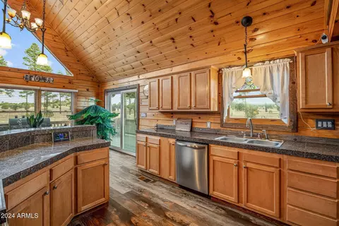 Kitchen - 2245 Bear Claw Dr, Overgaard, AZ 85933 photo 2 of 3