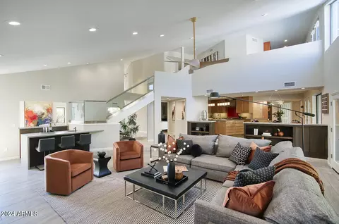 2340 E Cinnabar Ave, Phoenix, AZ 85028