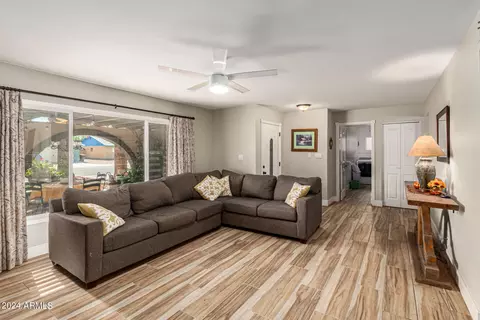 248 E Brentrup Dr, Tempe, AZ 85283 photo 11
