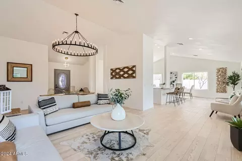 4613 E Kachina Trl, Phoenix, AZ 85044 photo 2